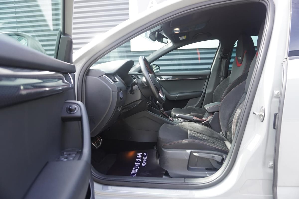 Skoda OCTAVIA RS VIRTUAL SONDERLACKIERUNG NAVI LED foto 12