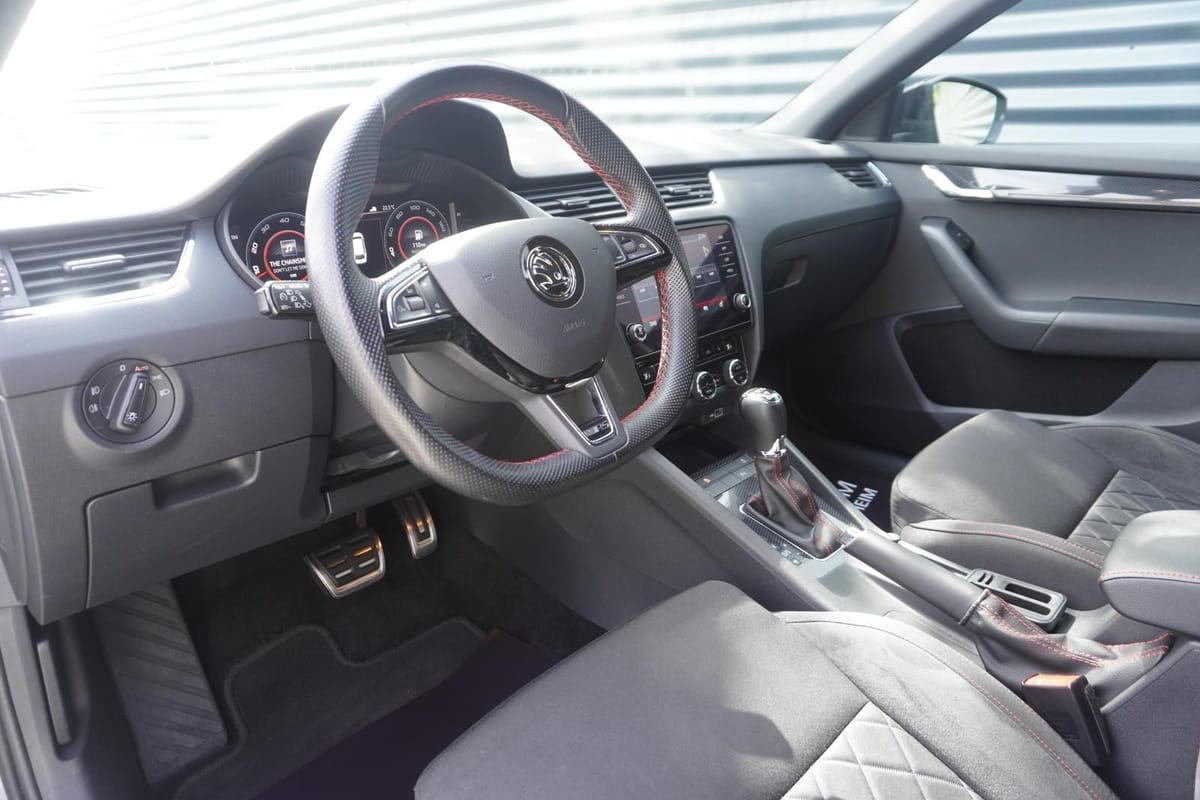 Skoda OCTAVIA RS VIRTUAL SONDERLACKIERUNG NAVI LED foto 13