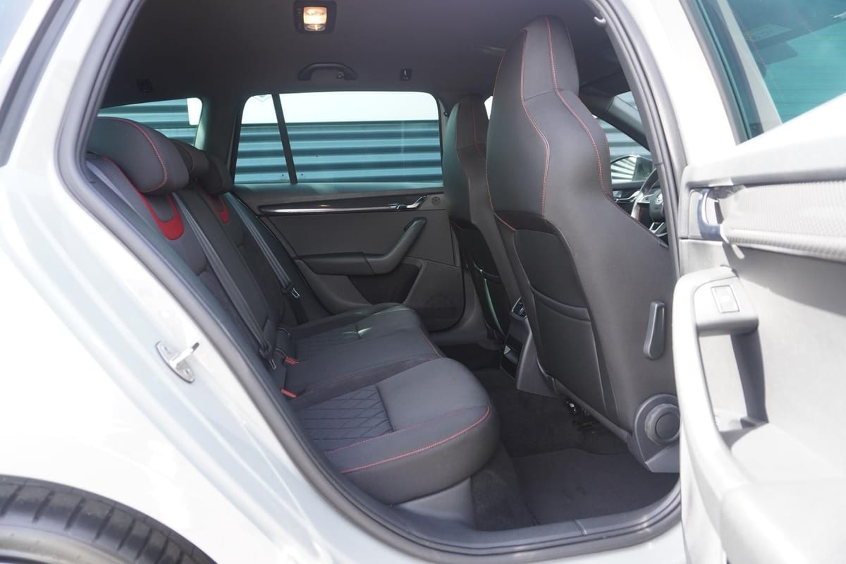 Skoda OCTAVIA RS VIRTUAL SONDERLACKIERUNG NAVI LED foto 19