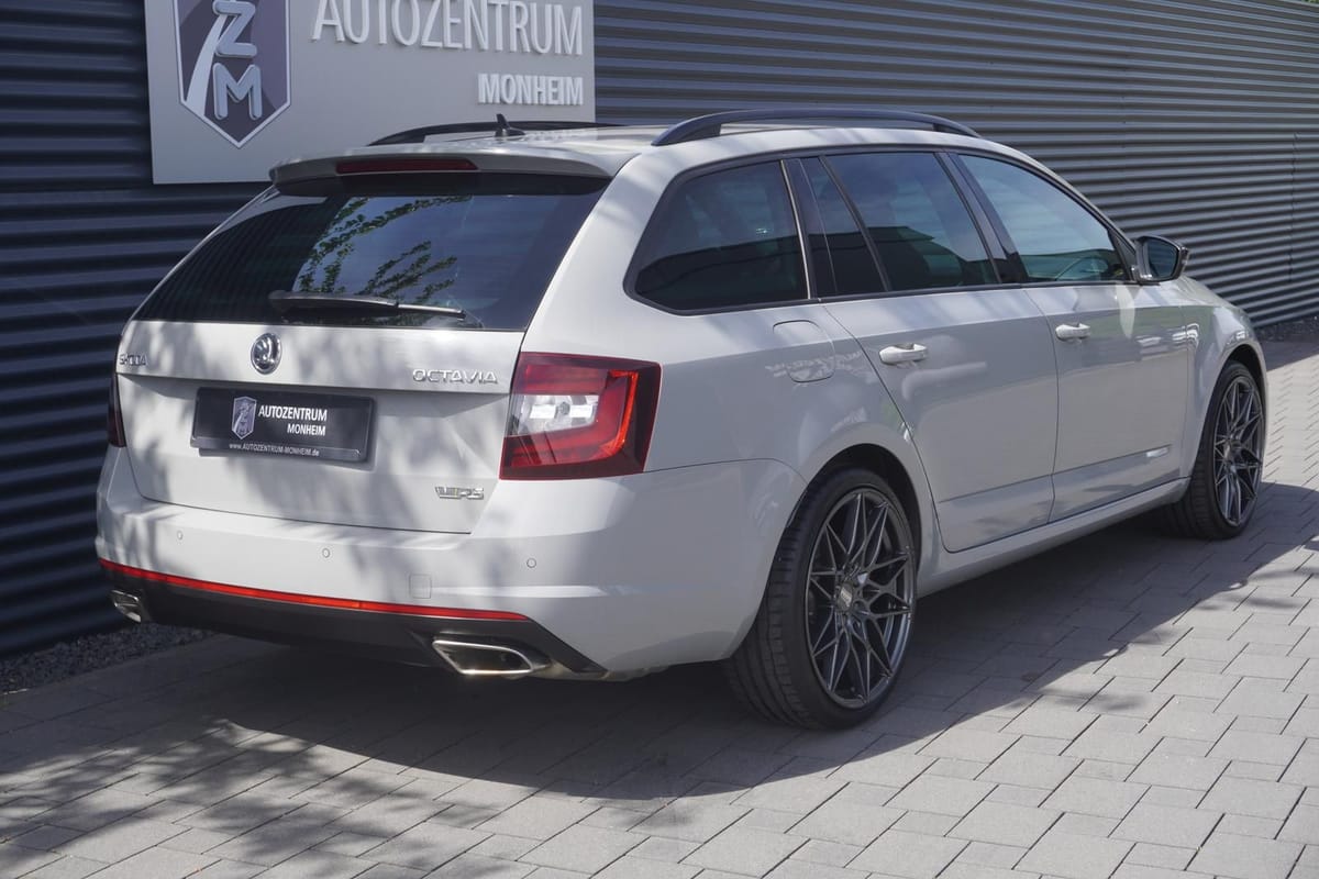 Skoda OCTAVIA RS VIRTUAL SONDERLACKIERUNG NAVI LED foto 9