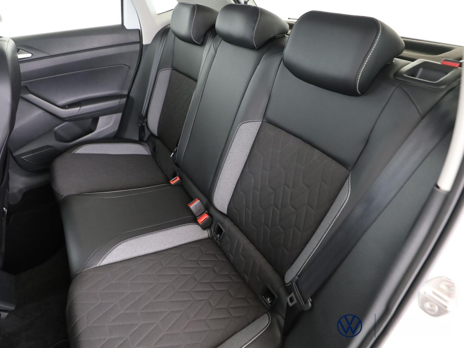 Volkswagen Polo 1.0 TSI GOAL+GJR+NAV+PDC+ACC+LED+APP+DAB+ foto 8
