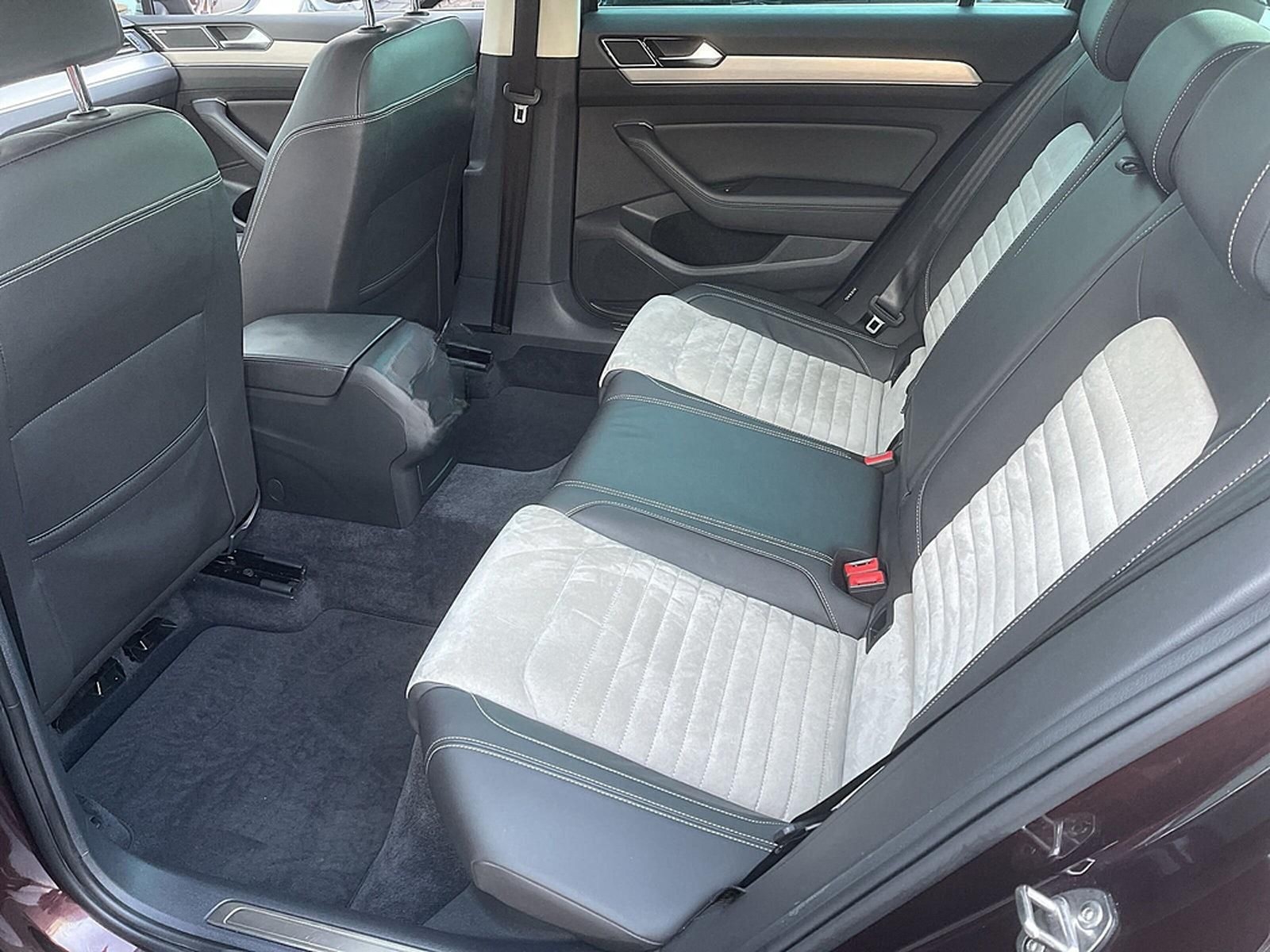 Volkswagen Passat Variant 2.0 TSI DSG Highline LED PANO NAV foto 11