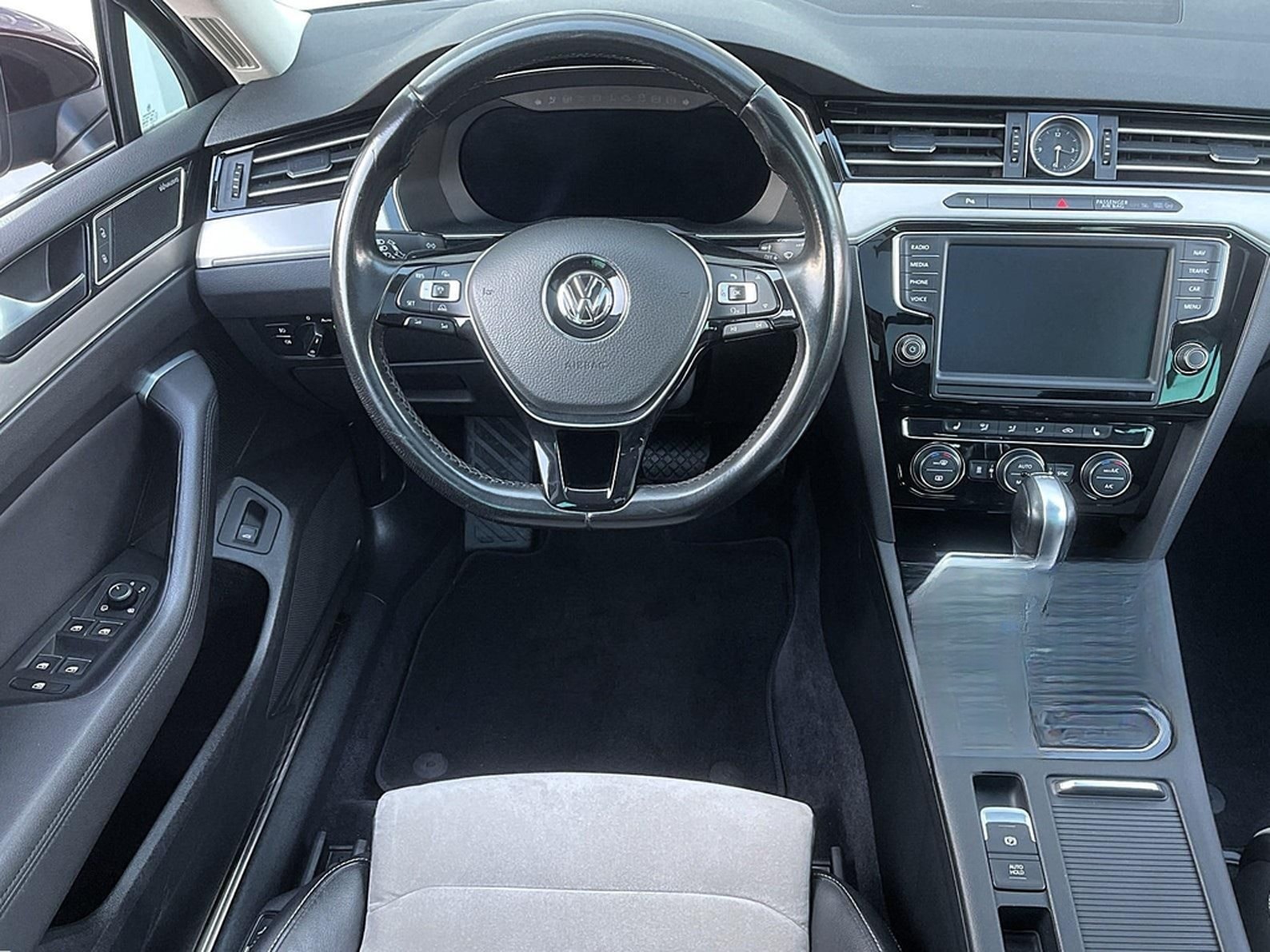 Volkswagen Passat Variant 2.0 TSI DSG Highline LED PANO NAV foto 14