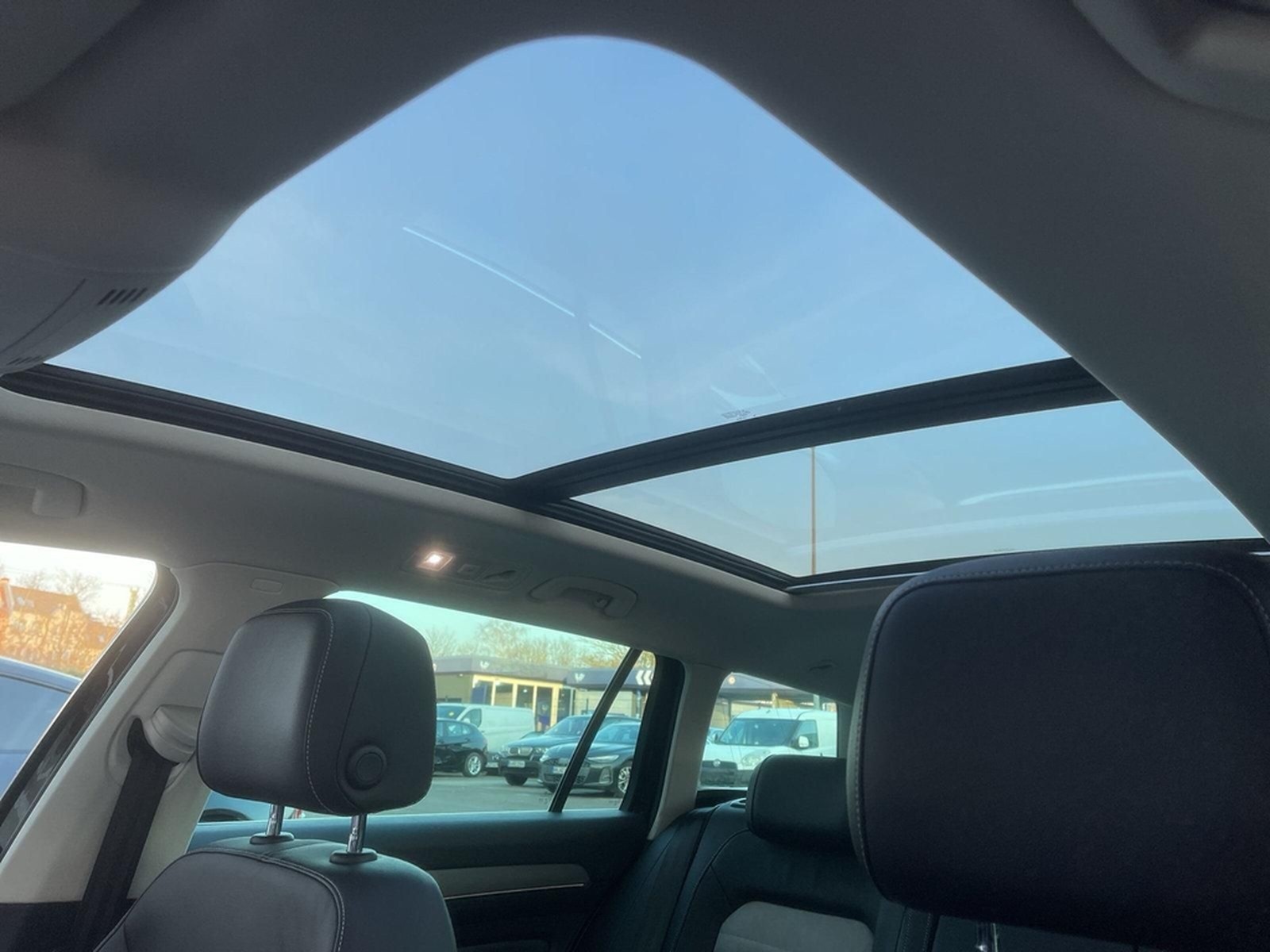 Volkswagen Passat Variant 2.0 TSI DSG Highline LED PANO NAV foto 16