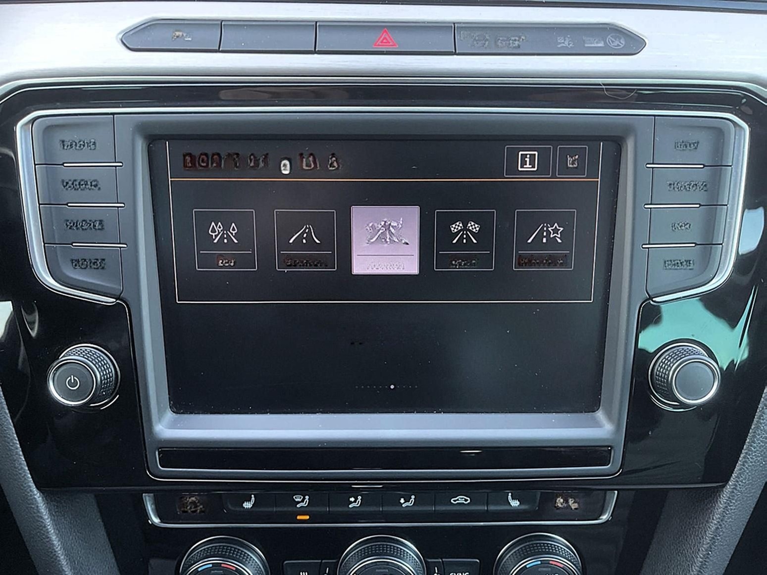 Volkswagen Passat Variant 2.0 TSI DSG Highline LED PANO NAV foto 32