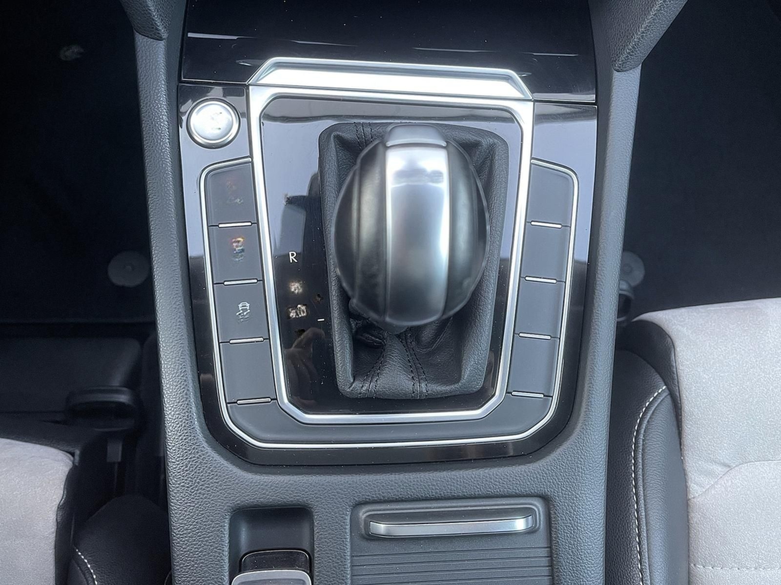 Volkswagen Passat Variant 2.0 TSI DSG Highline LED PANO NAV foto 35