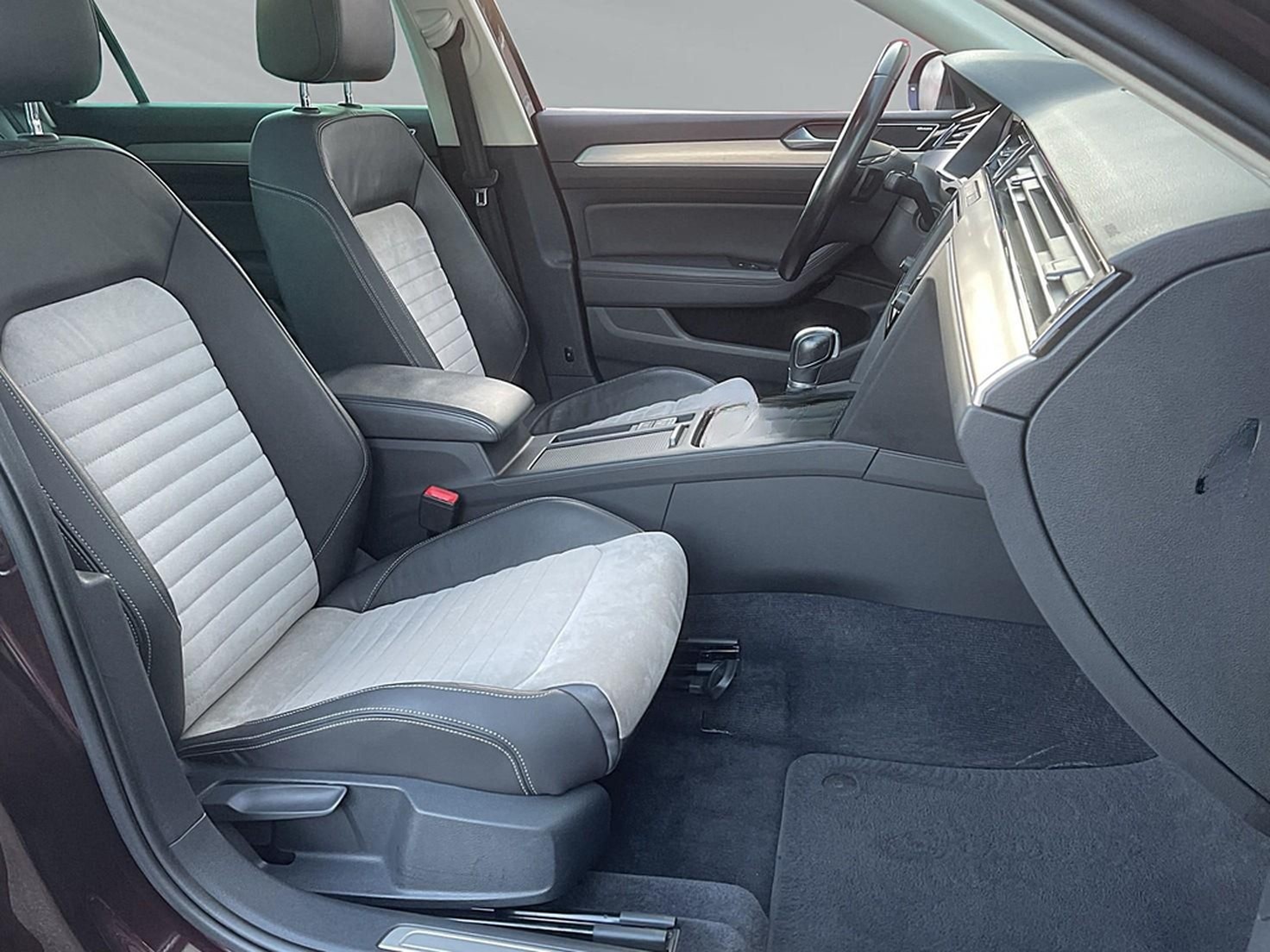 Volkswagen Passat Variant 2.0 TSI DSG Highline LED PANO NAV foto 10
