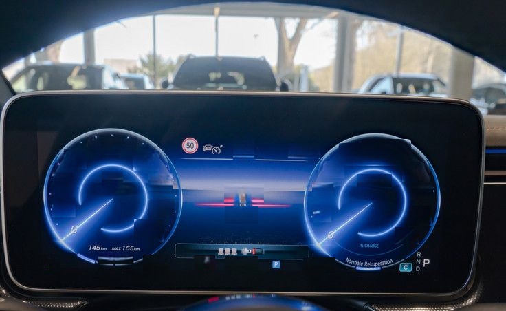 Mercedes-Benz EQE 300 ElectricArt/Pano/Burm/AHK/Airm/HUD/21' foto 24