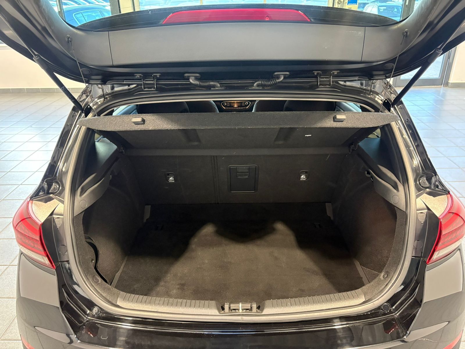 Hyundai i30 1.5 T-GDI Ed. 30+ Mil LED|Navi|Kamera foto 6