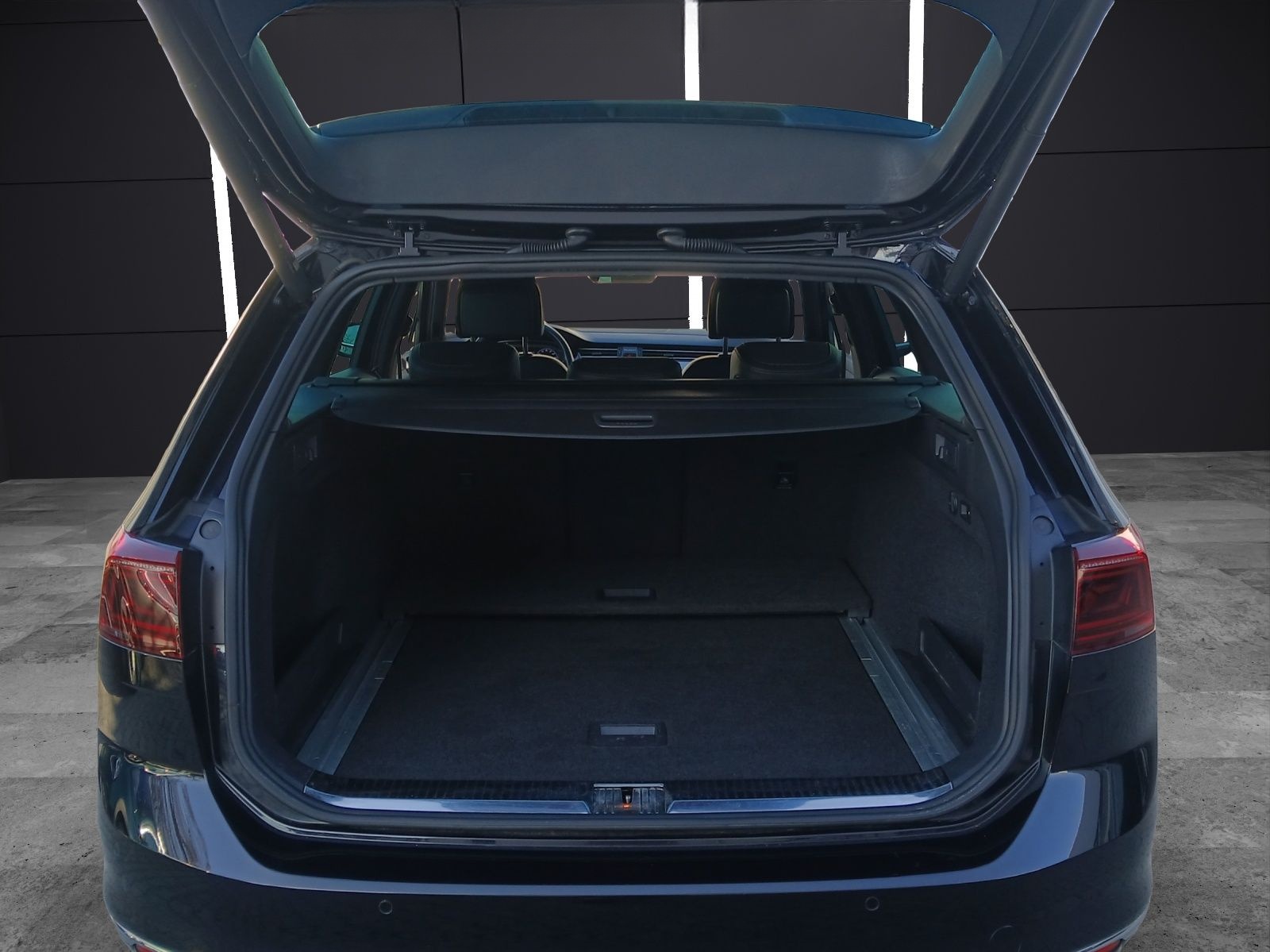 Volkswagen Passat Variant TDI R-Line DSG Matrix AHK Navi Le foto 13