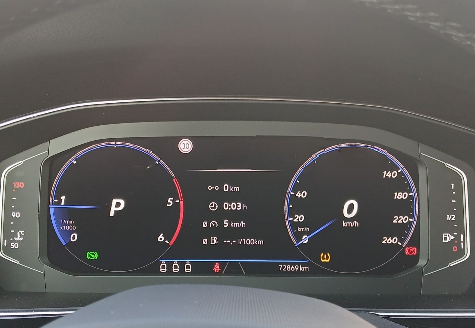 Volkswagen Passat Variant TDI R-Line DSG Matrix AHK Navi Le foto 18