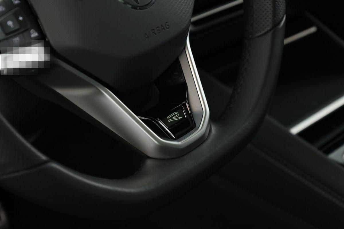 Volkswagen Tiguan 2.0 TDI DSG R-Line Pano Navi Keyless 20" foto 22