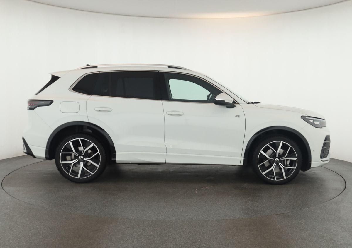 Volkswagen Tiguan 2.0 TDI DSG R-Line Pano Navi Keyless 20" foto 4