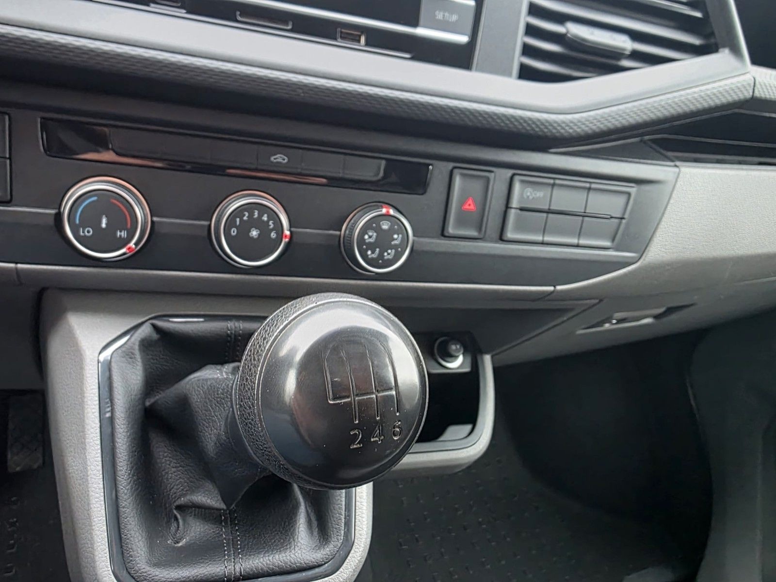 Volkswagen T6.1 Transporter Kasten FWD/PDC/AHK/ foto 17