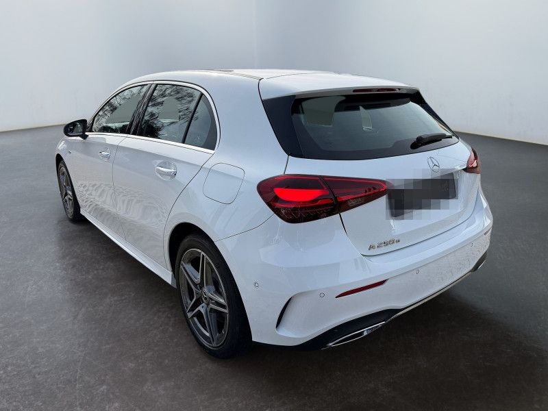 Mercedes-Benz A 250 e , AMG MULTI KAMERA SPUR STANDH PDC SHZ foto 6