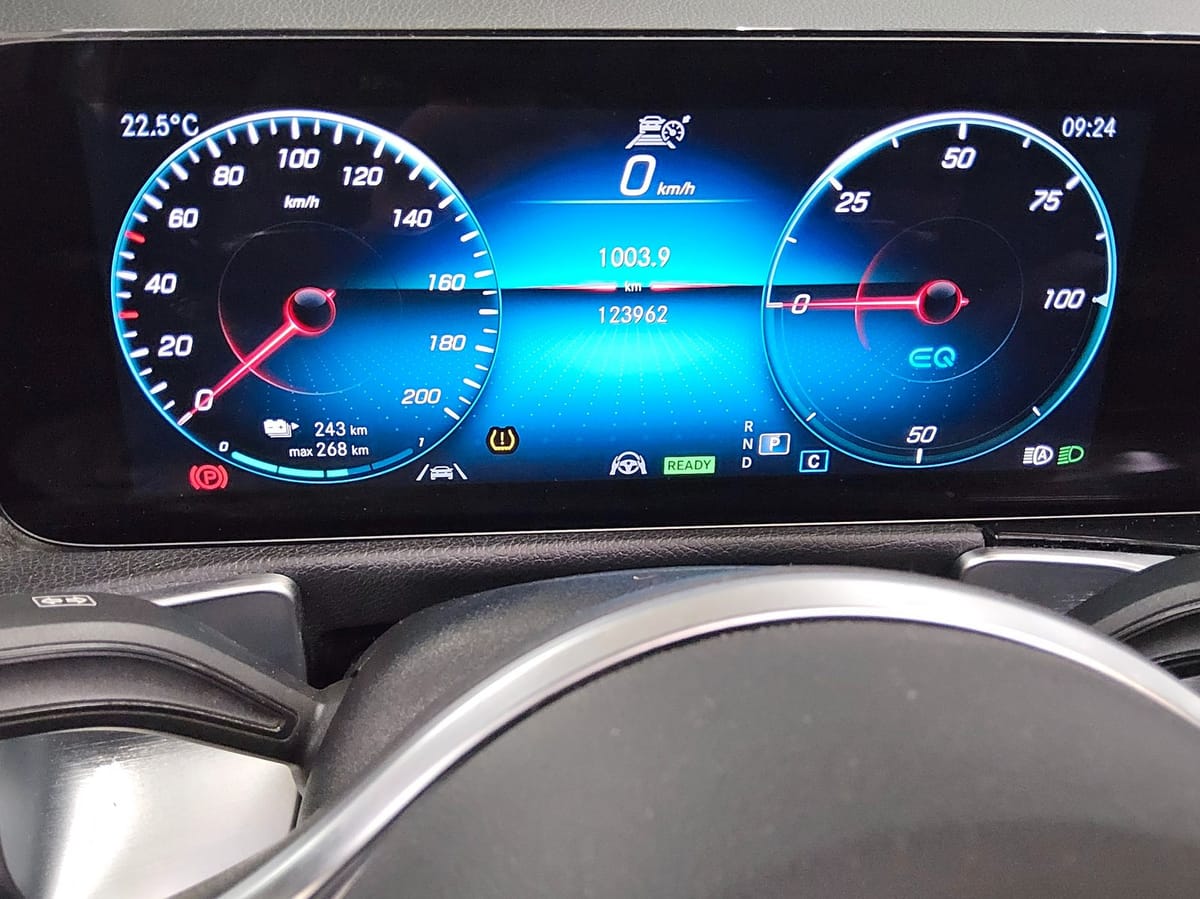 Mercedes-Benz EQB 250 Leder Navi LED Pano Night RfK Distronic+ foto 8