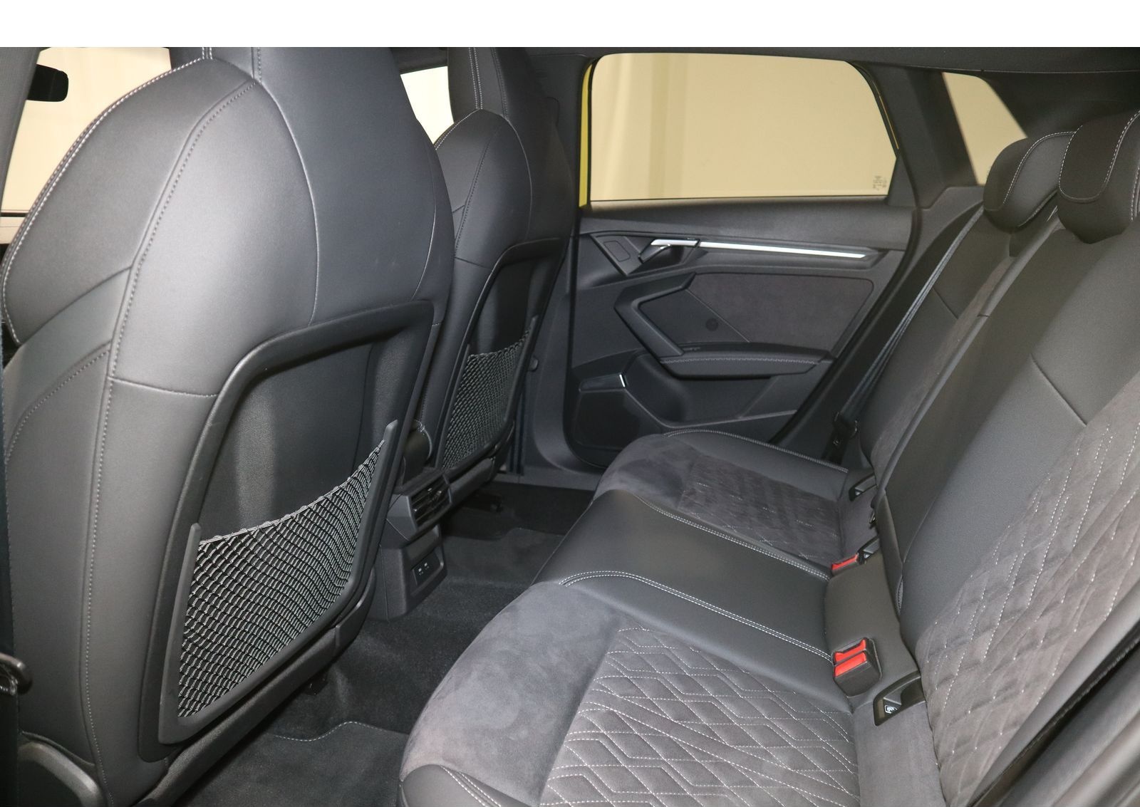 Audi S3 Sportback 2.0 TFSI quattro B&O*Pano*Matrix * foto 12
