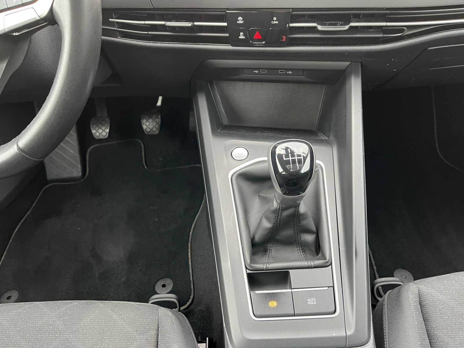 Volkswagen Golf VIII Variant 1.5TSI Life ACC Cam Navi Pano foto 8