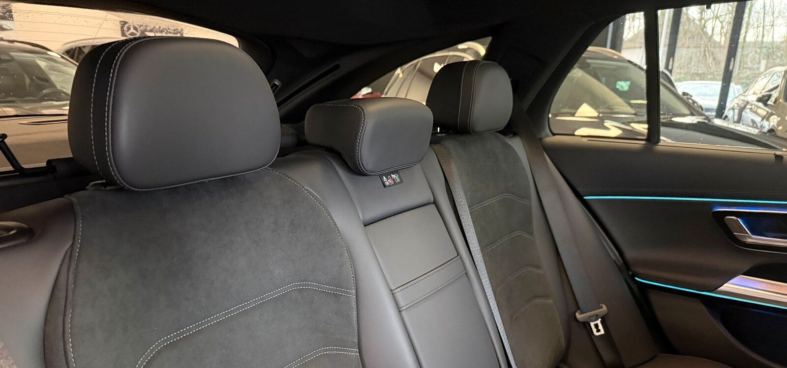 Mercedes-Benz E 300 de T EQ AMG PREMIUM PANO HuD AHK WINTERP. foto 8