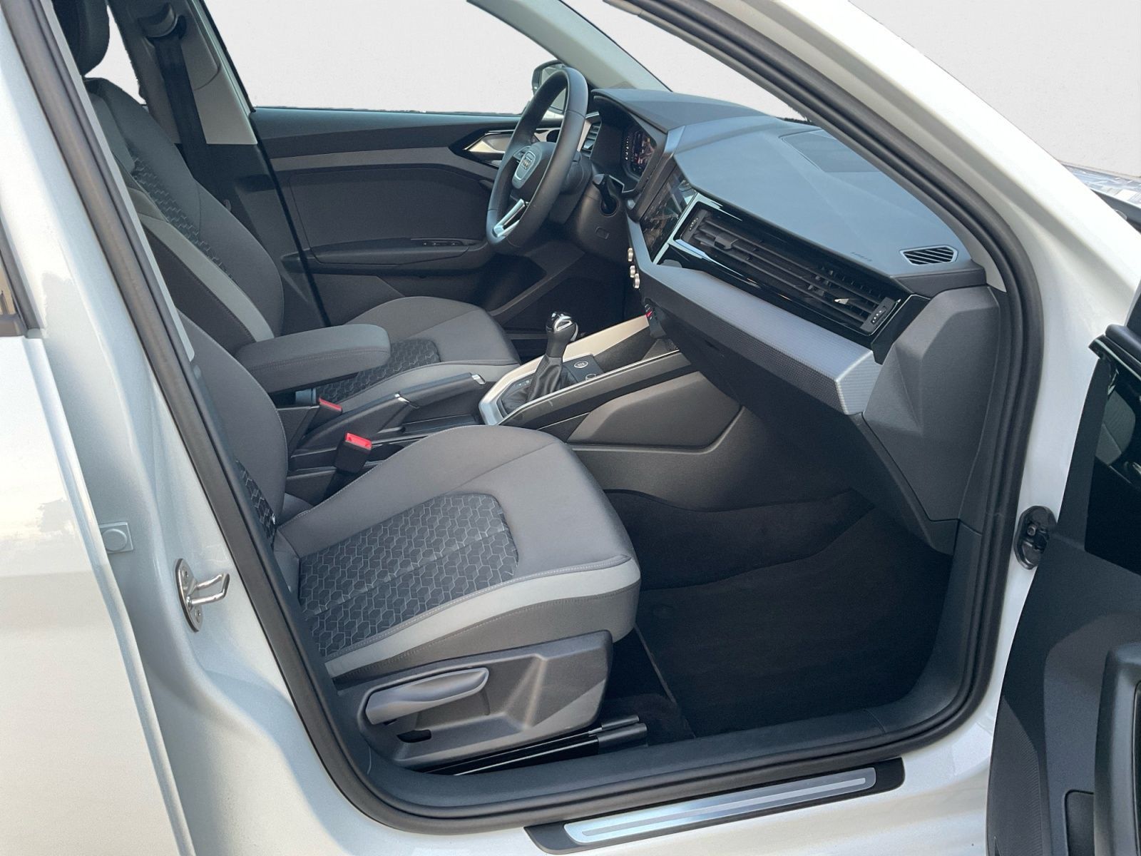 Audi A1 Sportback 30 TFSI S tronic LED ACC Keyless foto 17