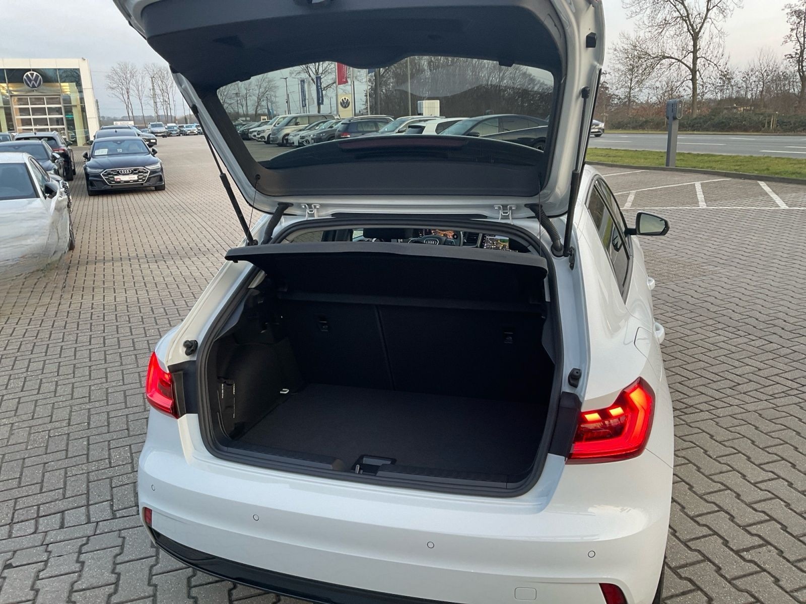 Audi A1 Sportback 30 TFSI S tronic LED ACC Keyless foto 22