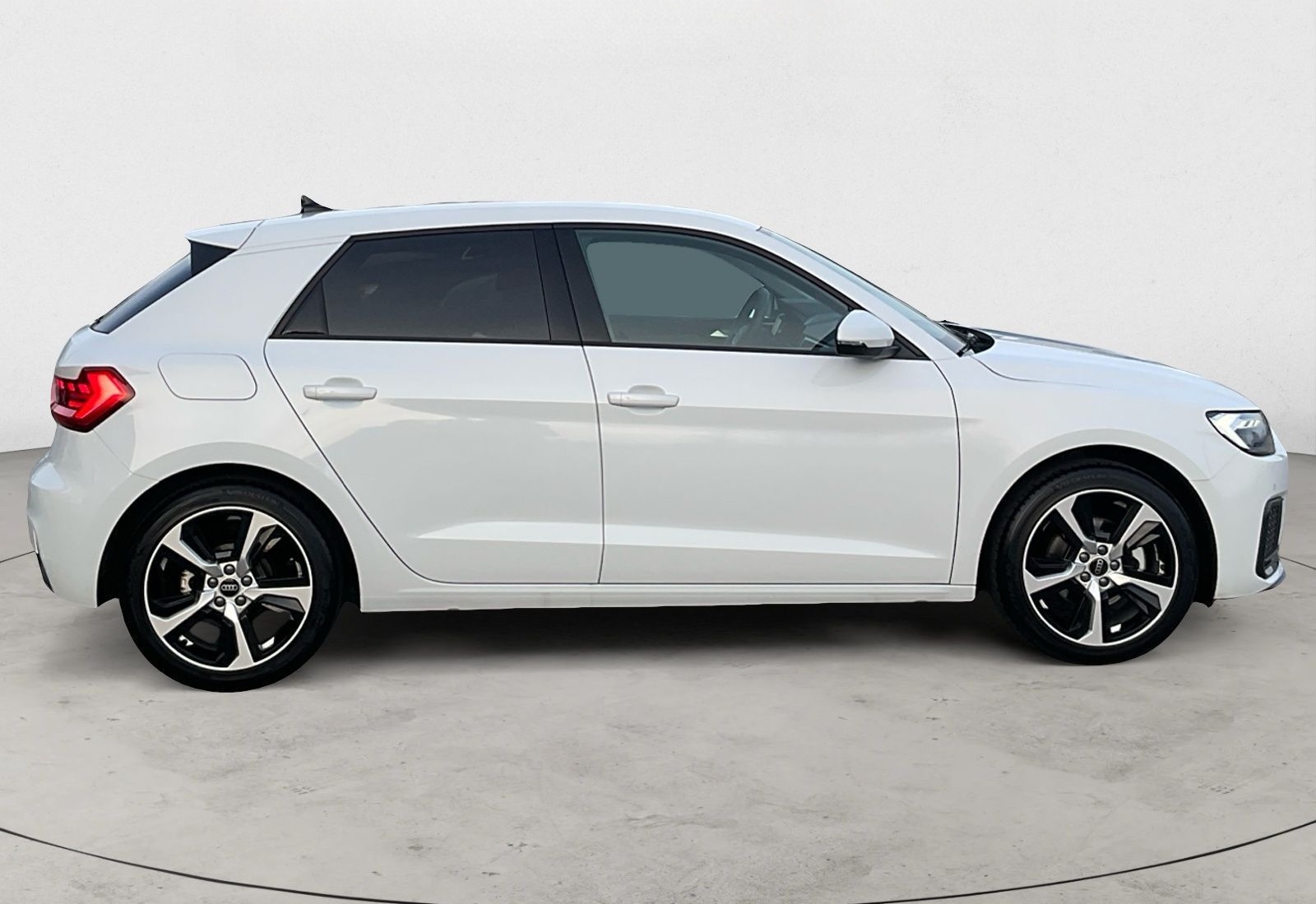 Audi A1 Sportback 30 TFSI S tronic LED ACC Keyless foto 8