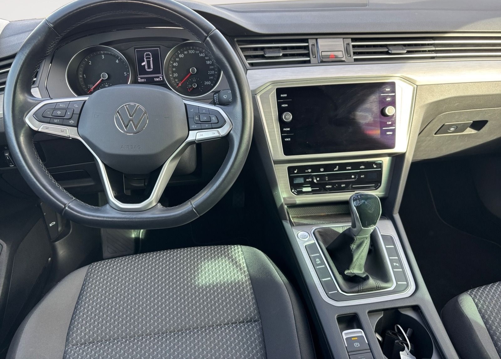 Volkswagen Passat Variant 2.0 TDI+NAVI+AHK+LED+ACC+PDC+SHZ foto 11