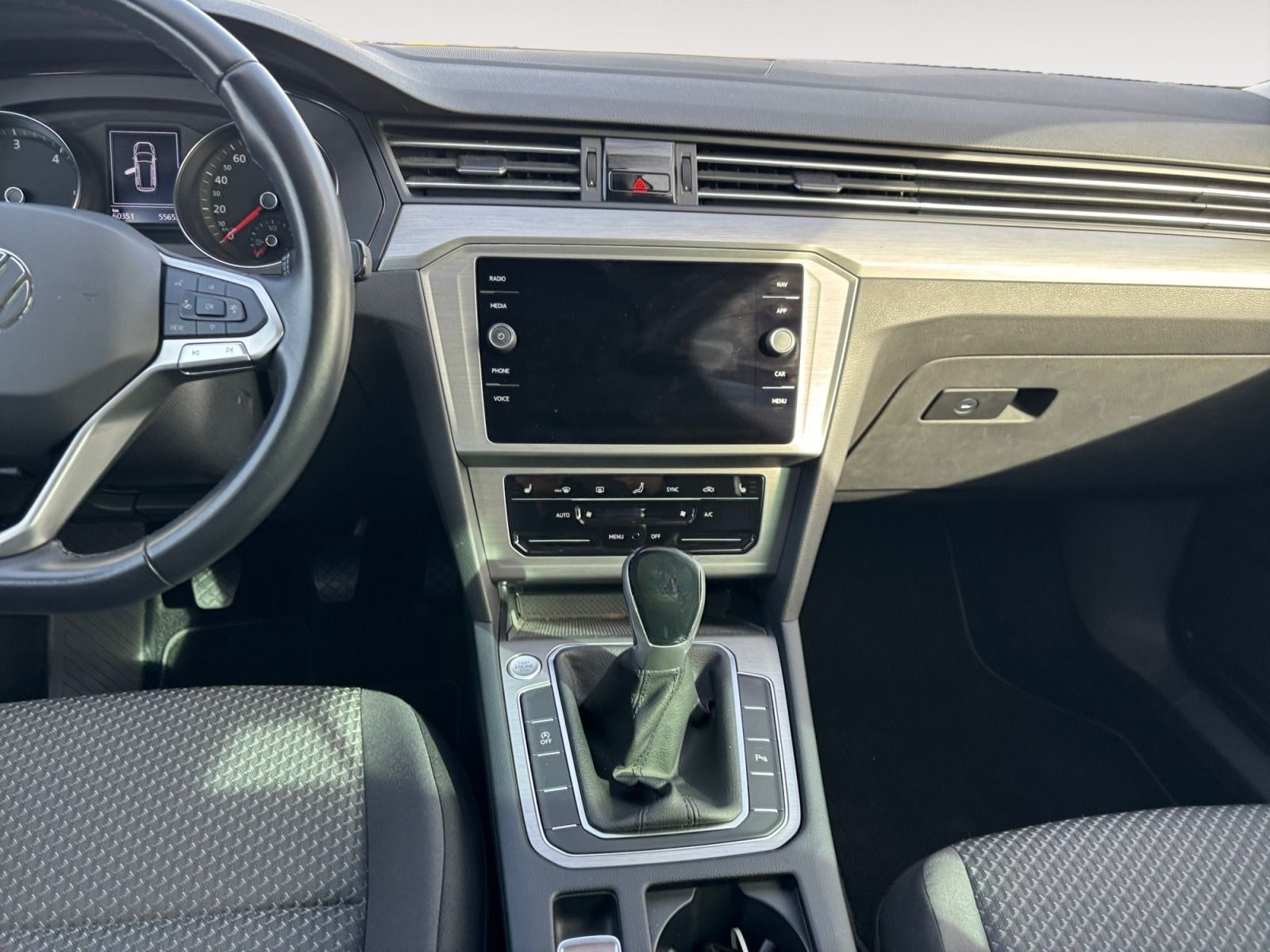 Volkswagen Passat Variant 2.0 TDI+NAVI+AHK+LED+ACC+PDC+SHZ foto 12
