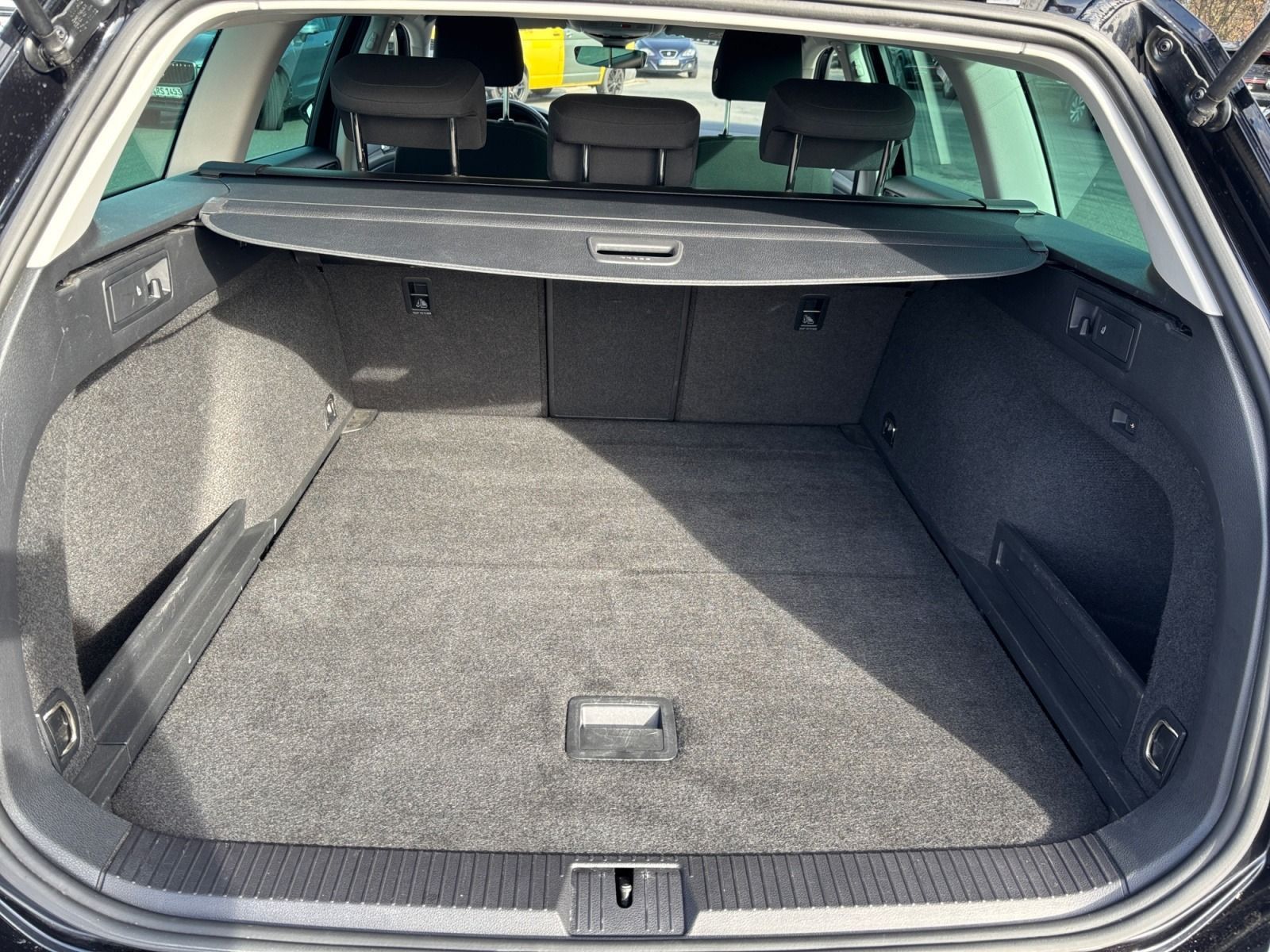 Volkswagen Passat Variant 2.0 TDI+NAVI+AHK+LED+ACC+PDC+SHZ foto 16