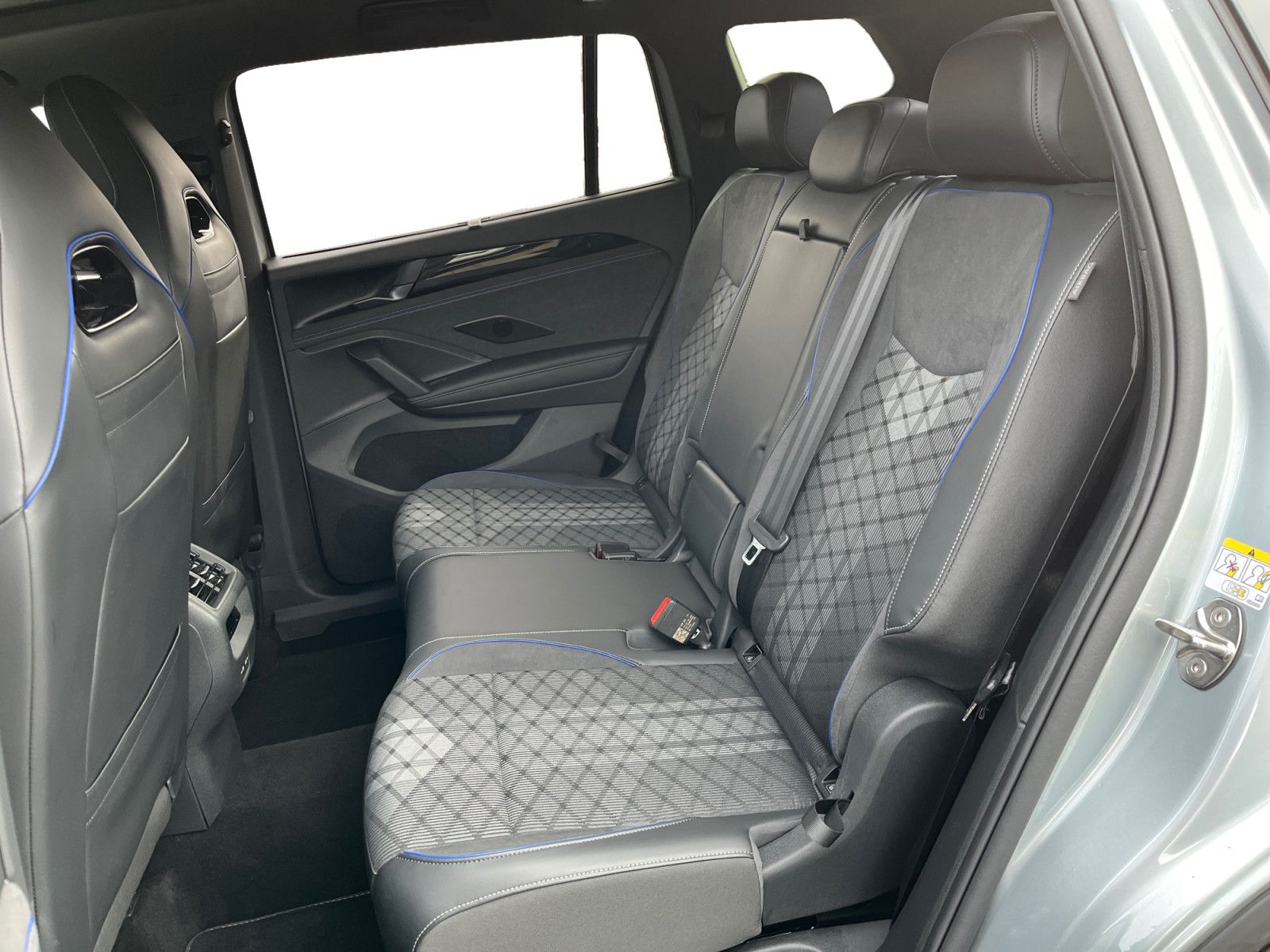 Volkswagen Tayron 2.0TDI DSG R-Line 7-Sitze LED Nav AHK CAM foto 13