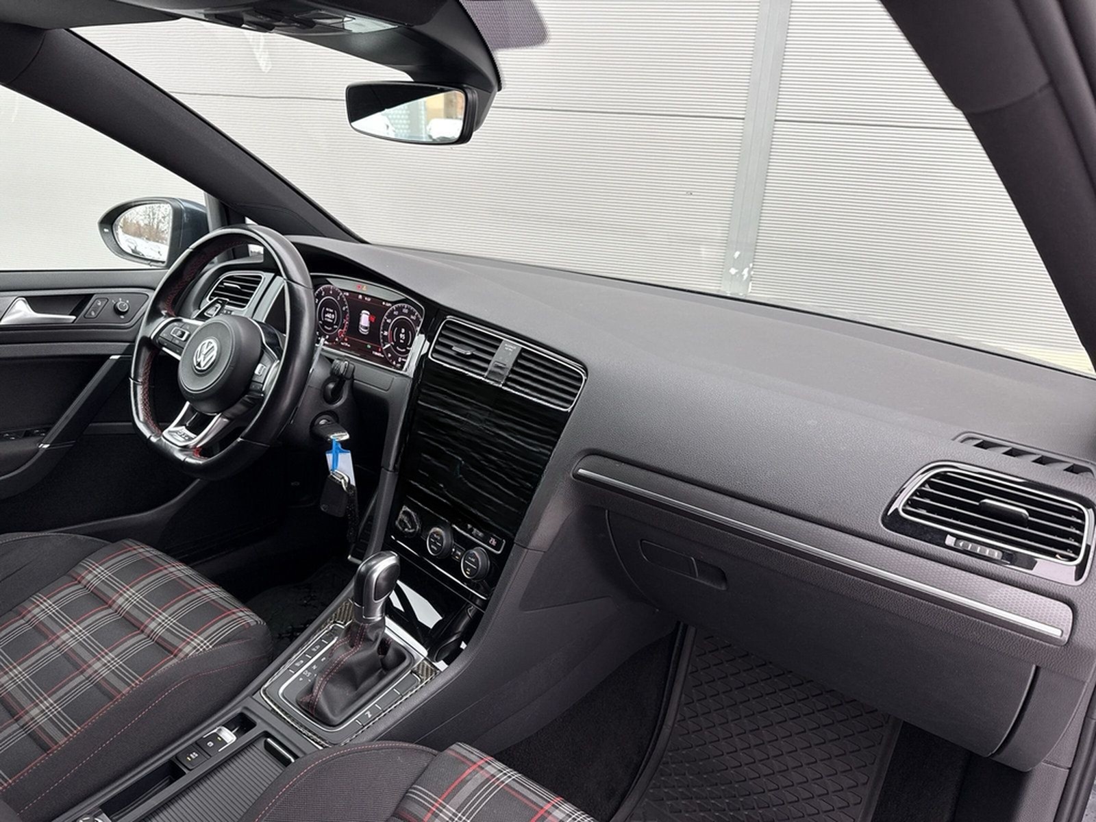 Volkswagen Golf VII GTI Performance 245PS LED ACC VIRTUAL 1 foto 15