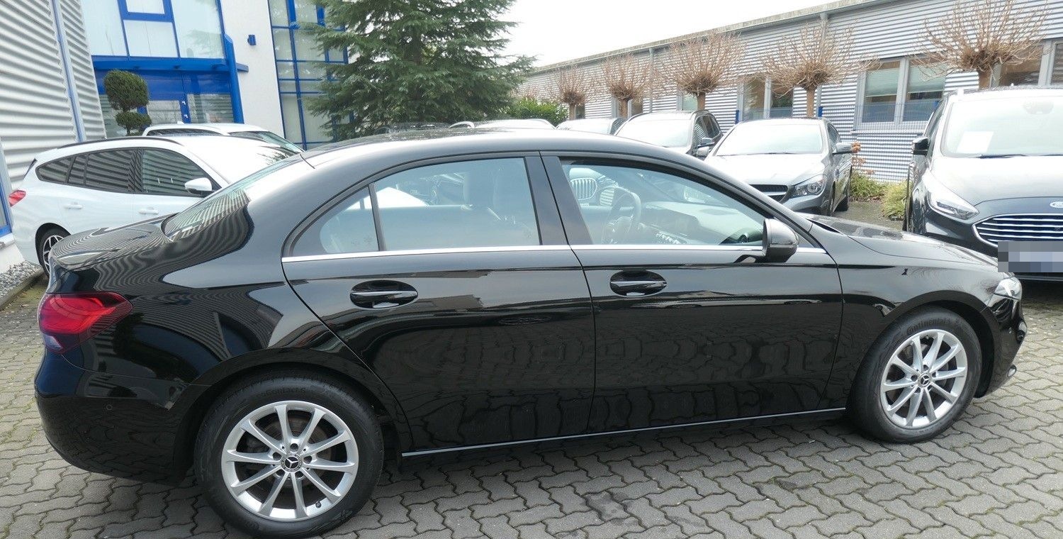 Mercedes-Benz A 200 d Limousine Style Top Zustand! foto 16