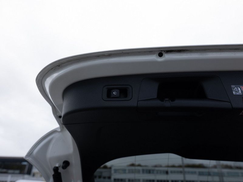 Mercedes-Benz GLA 200 AMG-Sport/MLB/360/Pano/Night/AHK/Keyl/19 foto 9