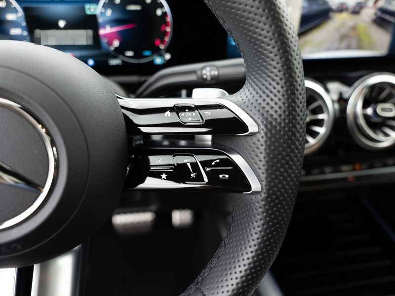 Mercedes-Benz GLA 200 AMG-Sport/MLB/360/Pano/Night/AHK/Keyl/19 foto 18