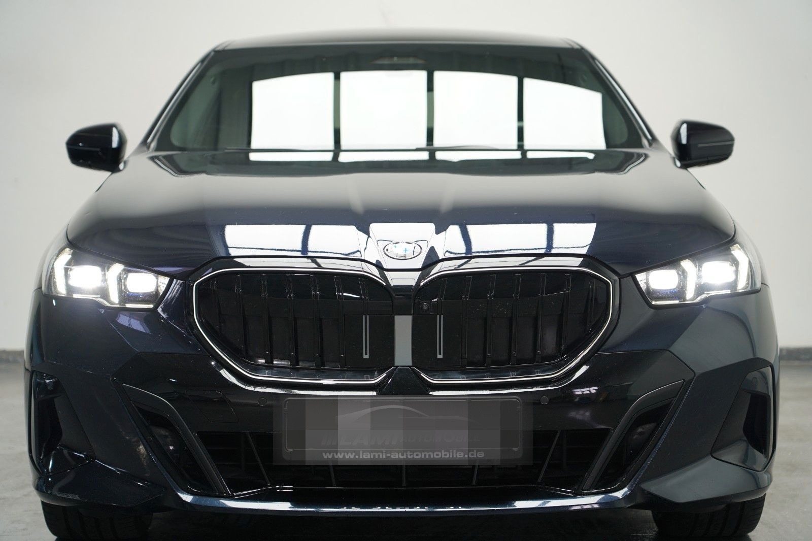 BMW 520d xDrive M Sport ICONIC PANO HUD 360 B&W foto 2