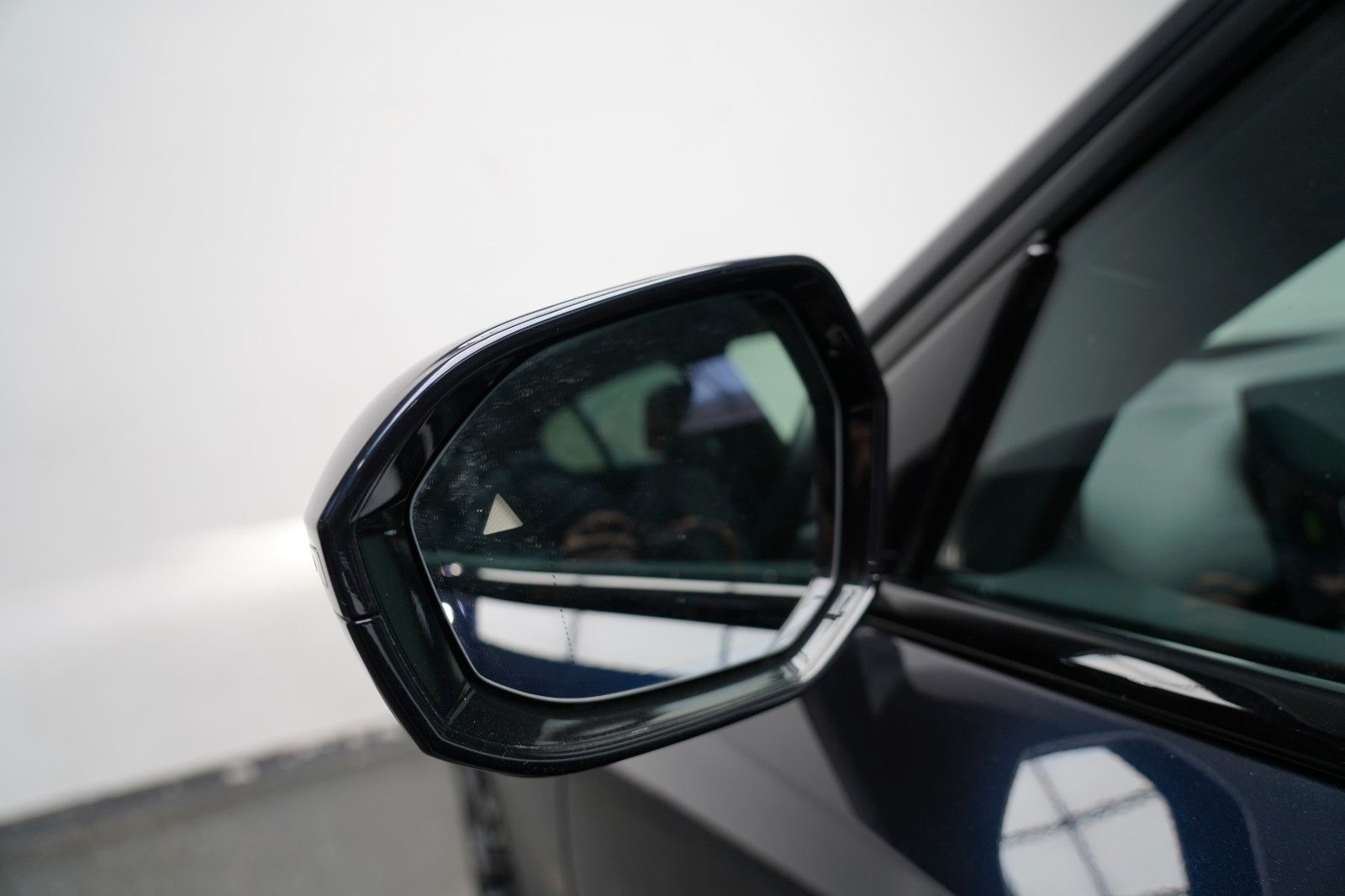BMW 520d xDrive M Sport ICONIC PANO HUD 360 B&W foto 9