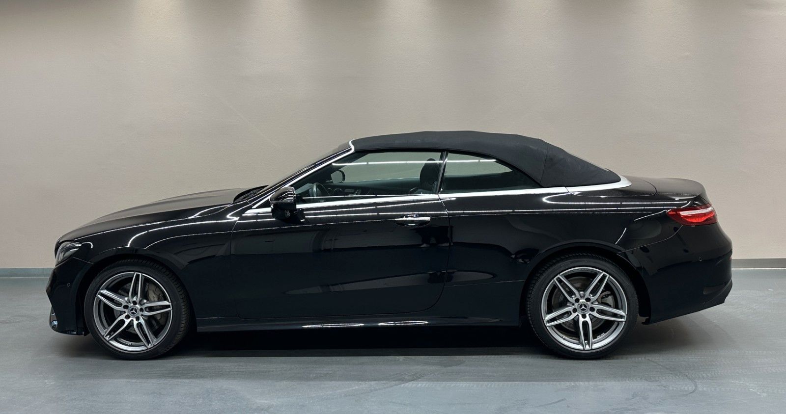 Mercedes-Benz E450 Cabrio 4M AMG LINE **1. HAND*MEMORY*360°** foto 4