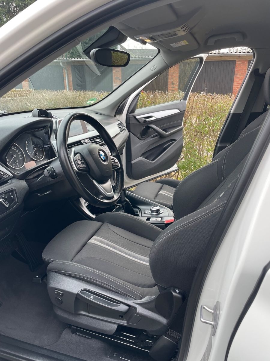 BMW X1 xDrive20i Modell Advantage -HiFi, Rückfahrkam foto 6