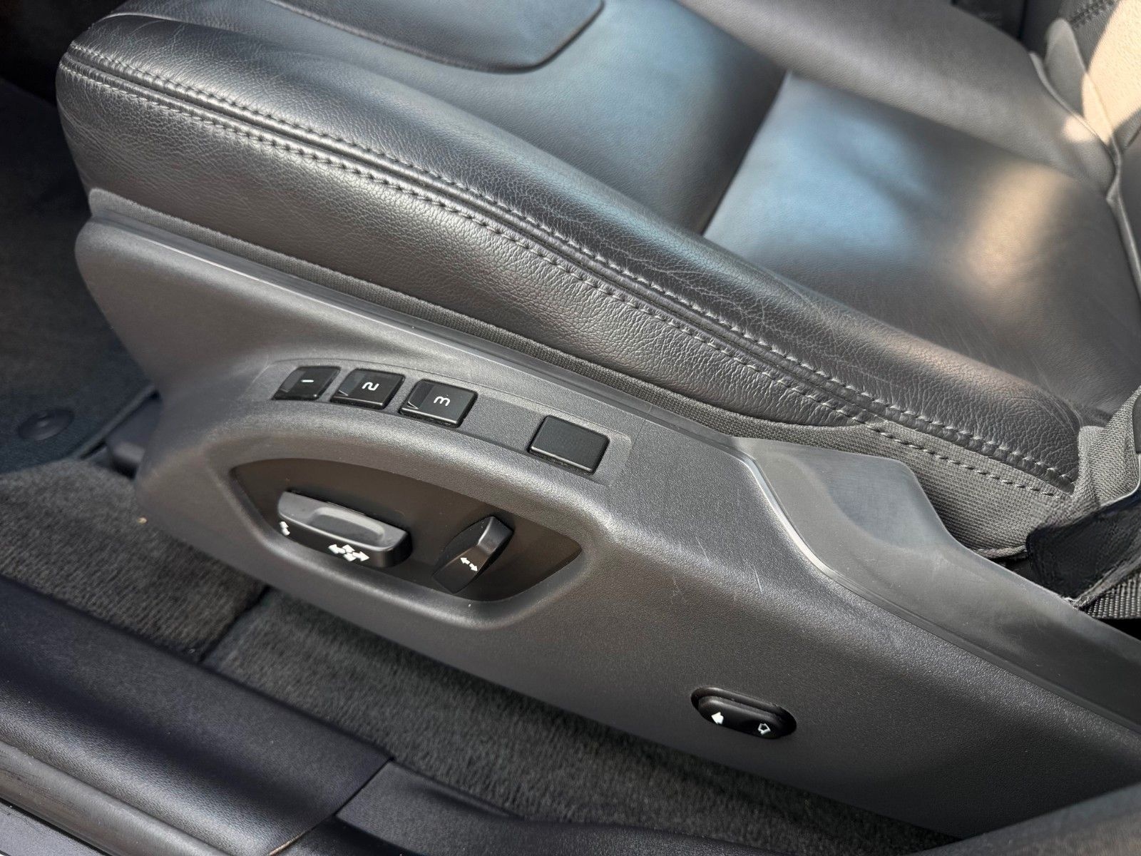 Volvo XC60 Summum AWD 306PS NAVI LEDER SITZHZG AUTOM. foto 12