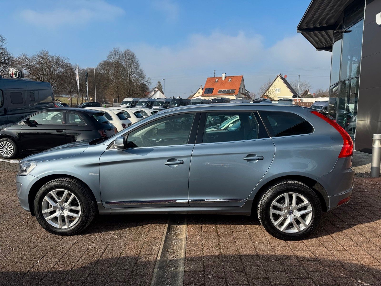 Volvo XC60 Summum AWD 306PS NAVI LEDER SITZHZG AUTOM. foto 8