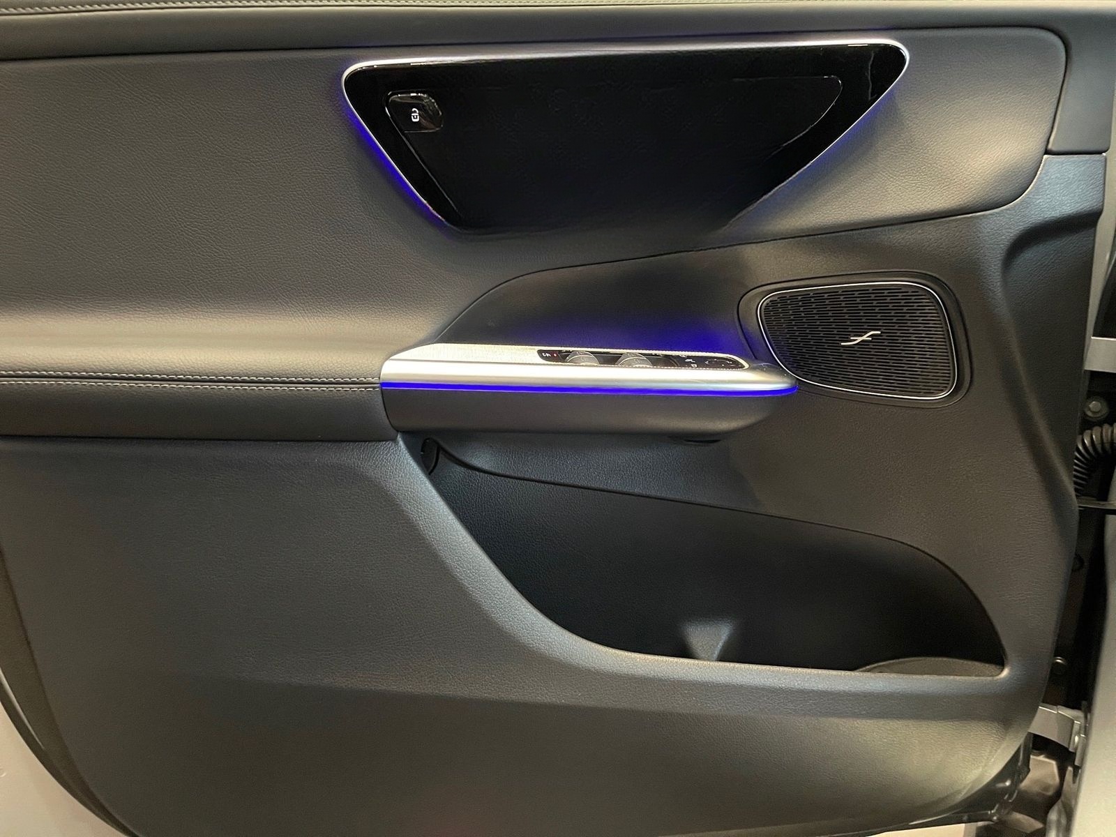 Mercedes-Benz GLC 300 4M AMG+PANO+AHK+NIGHT+360°+MEMORY+AMBIE foto 6