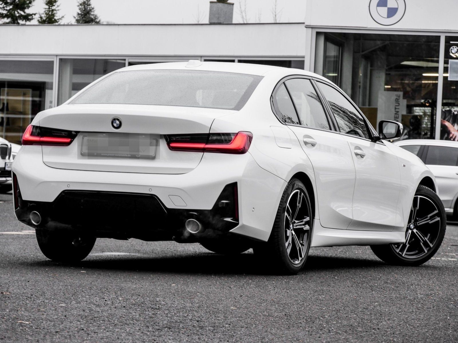 BMW 318i Finanzierung ab 0,49% foto 2