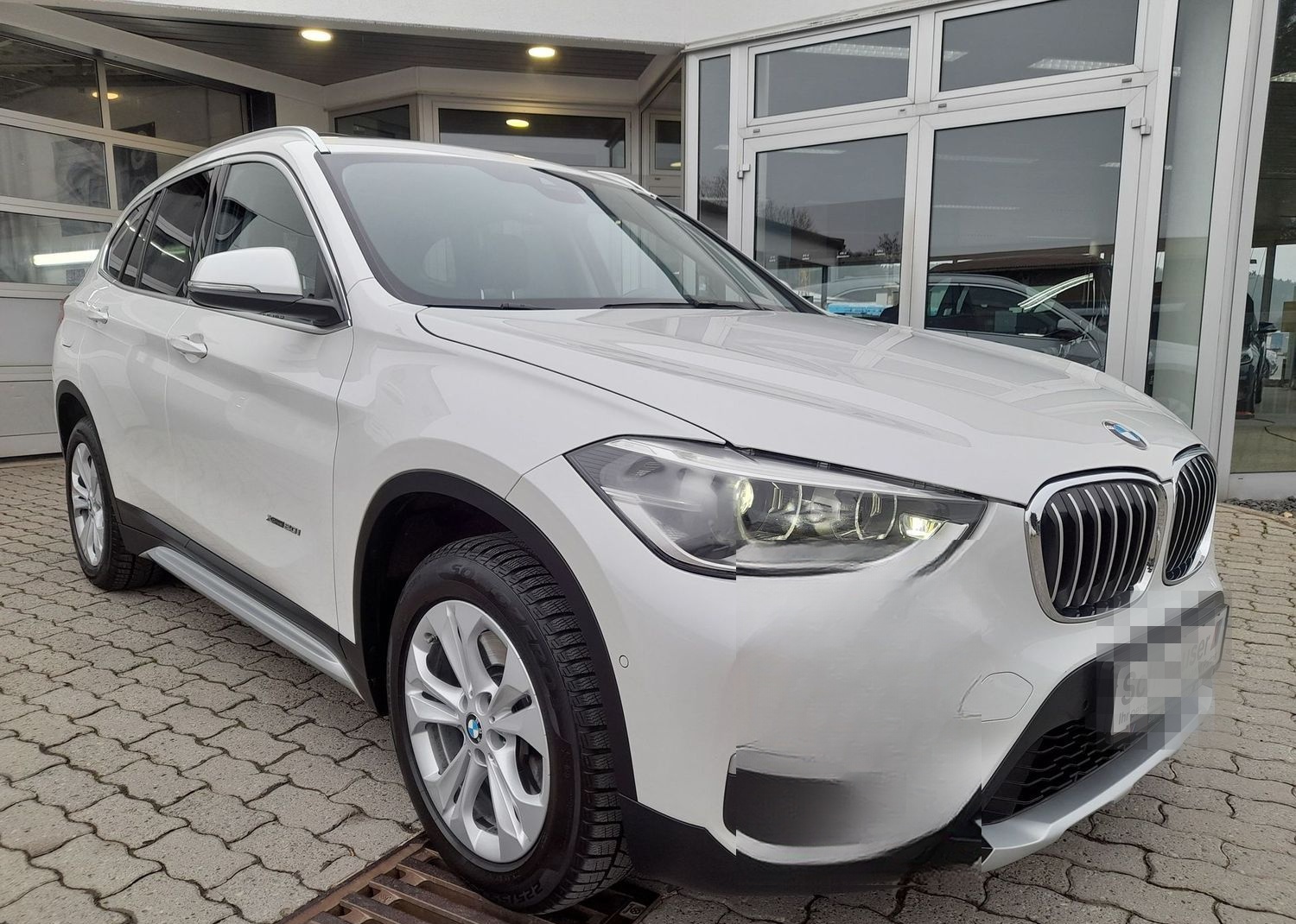 BMW X1 xDrive20i xLine,LED,PANO,RFK,HUD,NAVI,HIFI foto 12
