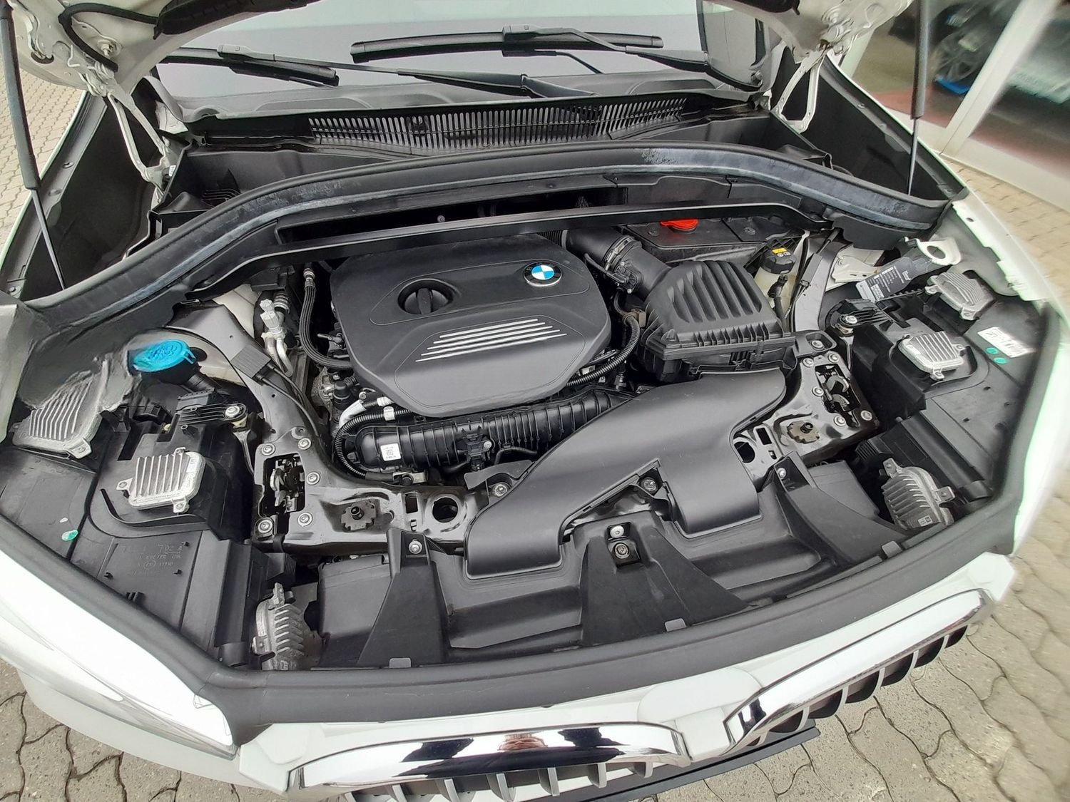 BMW X1 xDrive20i xLine,LED,PANO,RFK,HUD,NAVI,HIFI foto 14