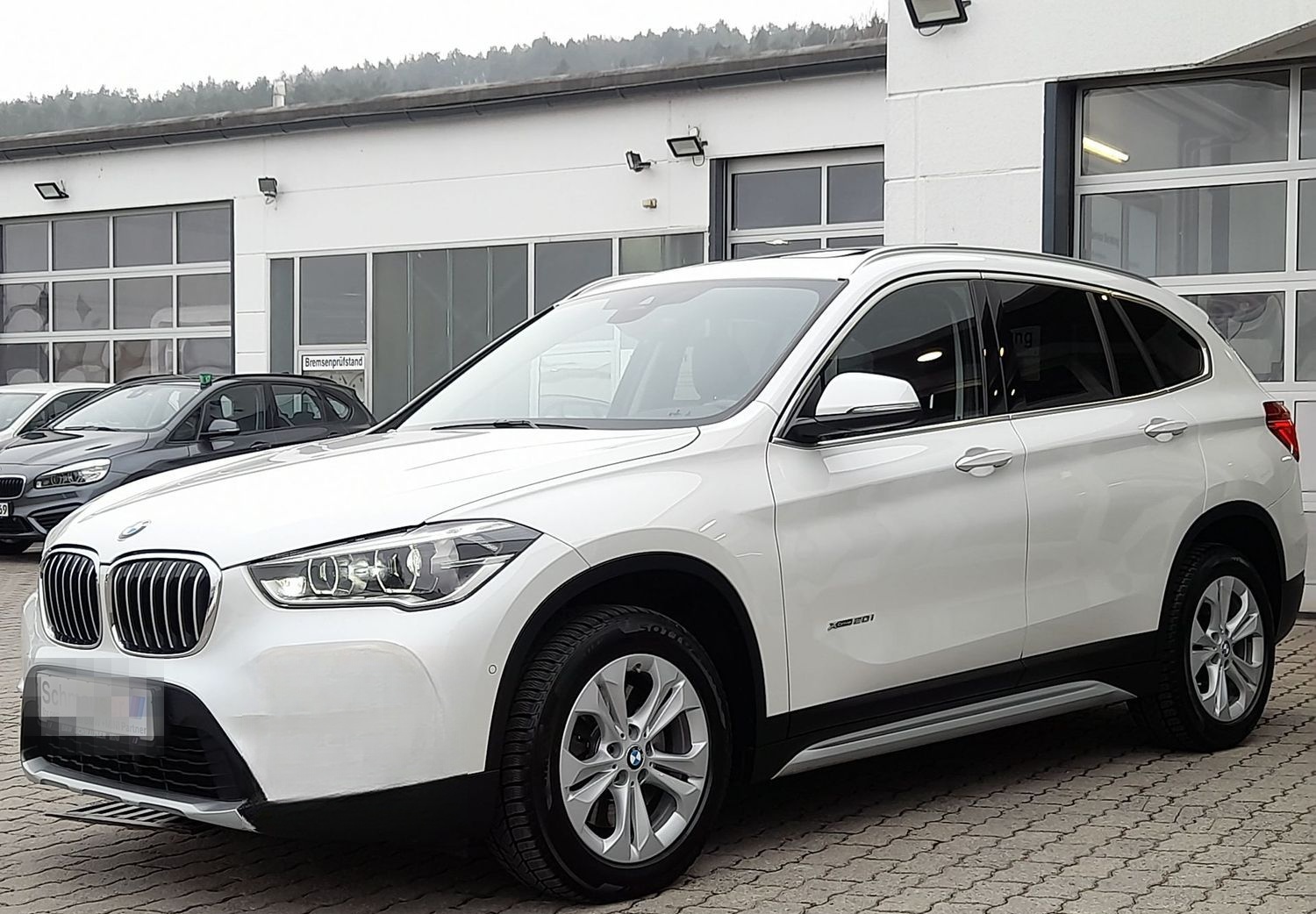 BMW X1 xDrive20i xLine,LED,PANO,RFK,HUD,NAVI,HIFI foto 17