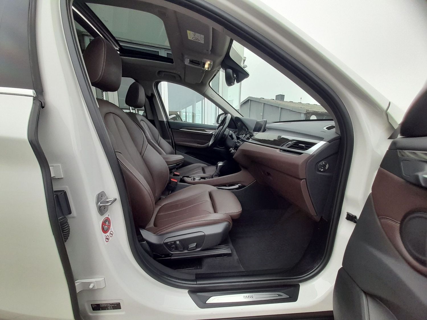 BMW X1 xDrive20i xLine,LED,PANO,RFK,HUD,NAVI,HIFI foto 18