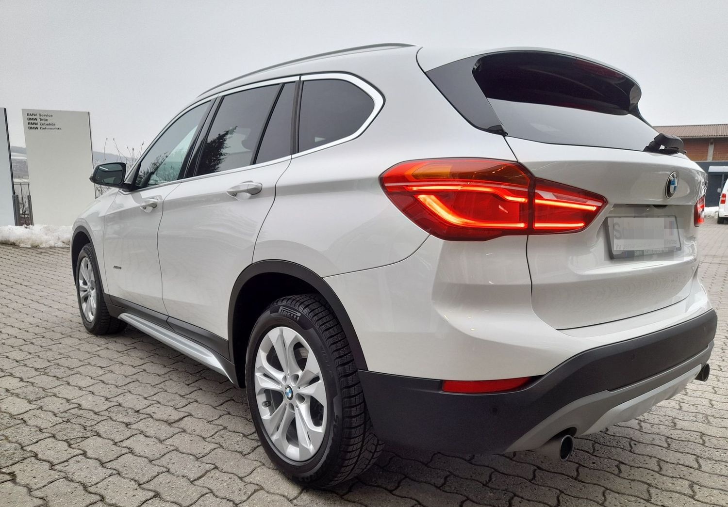 BMW X1 xDrive20i xLine,LED,PANO,RFK,HUD,NAVI,HIFI foto 6