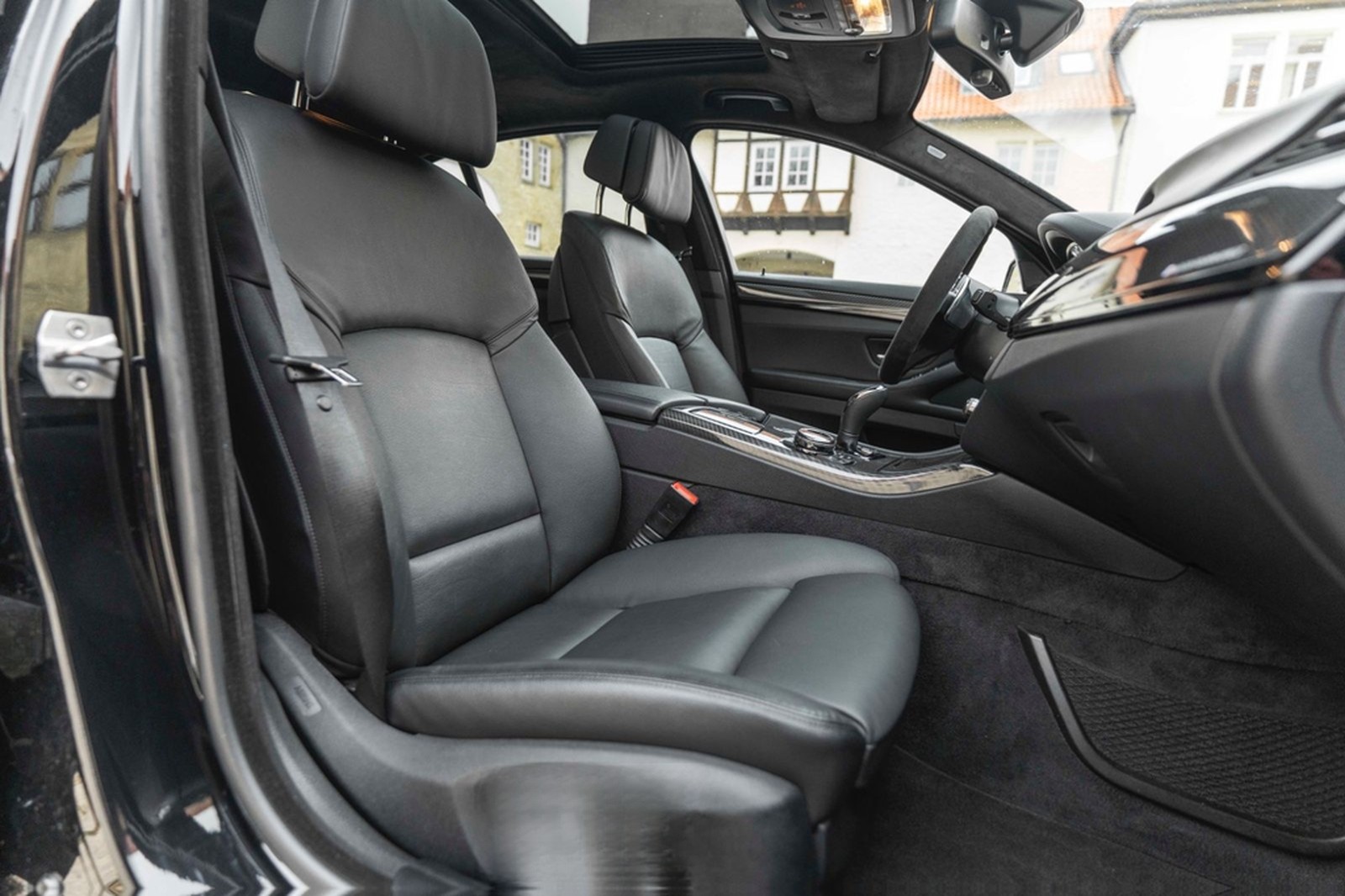 BMW 550I Xdrive M-Performance HUD LED KAM NAV H&K foto 25