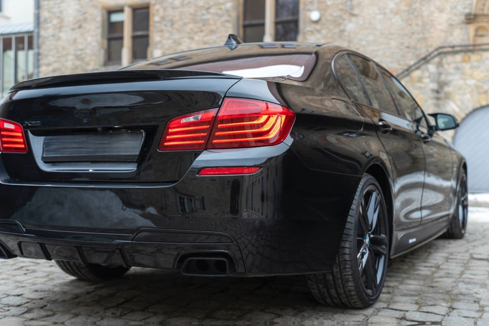BMW 550I Xdrive M-Performance HUD LED KAM NAV H&K foto 29