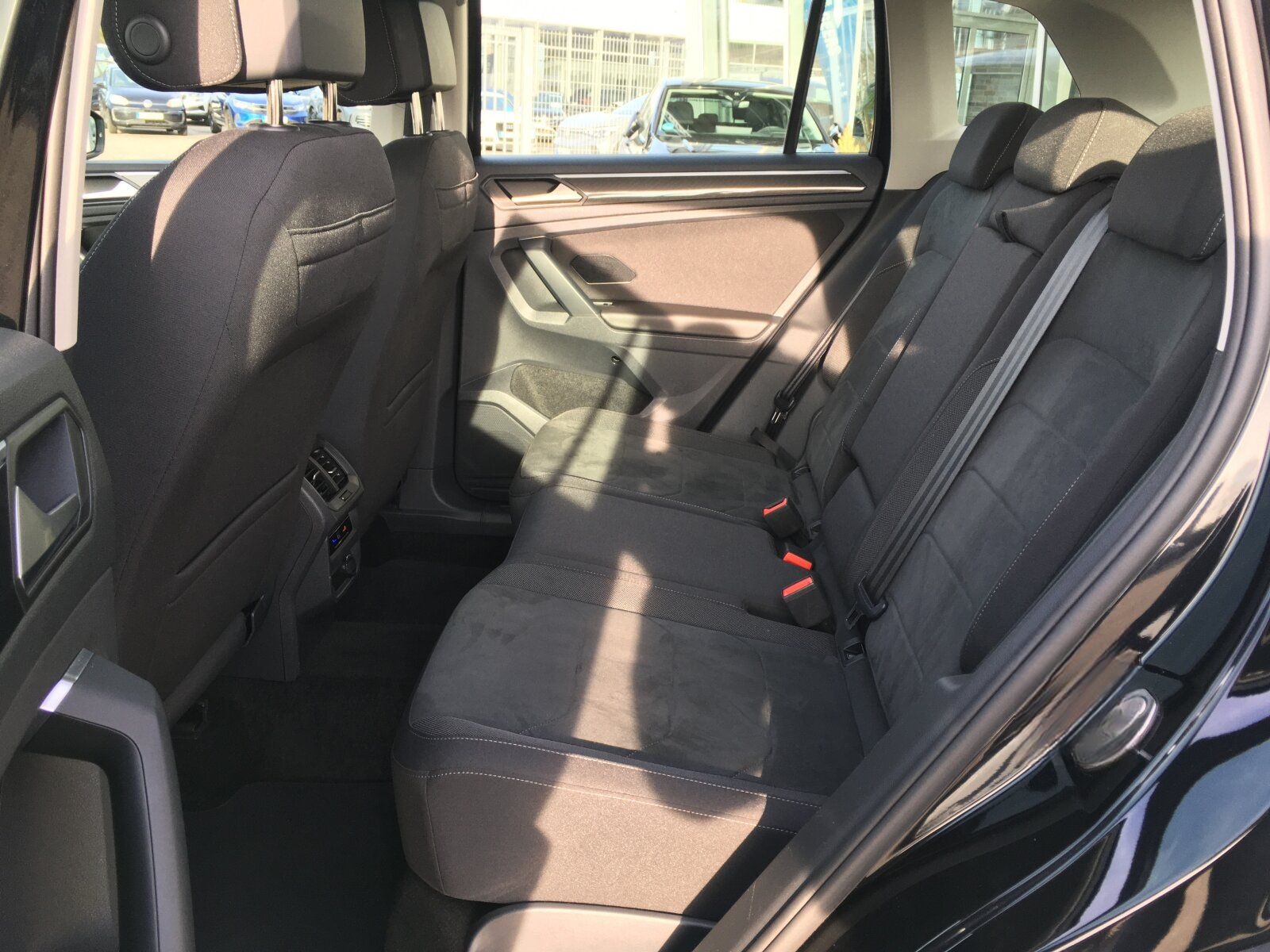 Volkswagen Tiguan Elegance 1.4 TSI eHybrid AHK+Navi+ACC+Tel foto 11